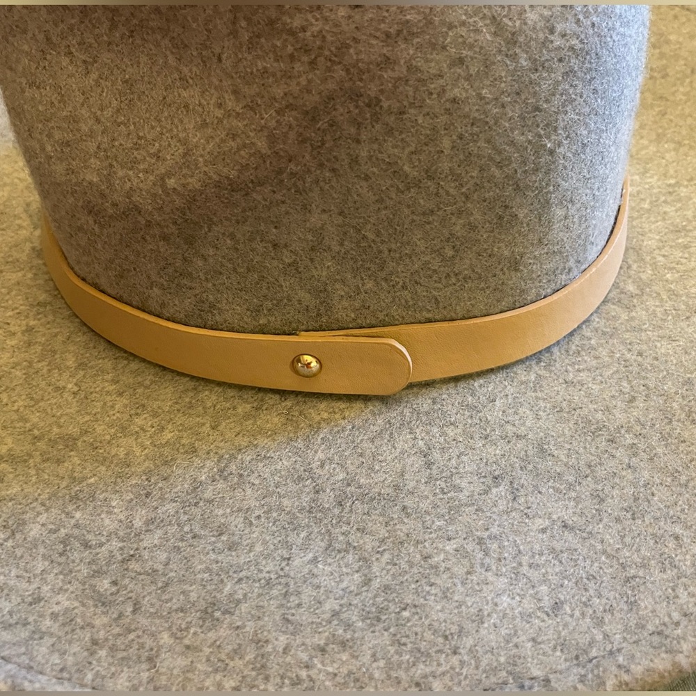 New Unisex Classic Neutral Gray Wool Hat with Tan Leather band on Wide Brim - Picture 15 of 16